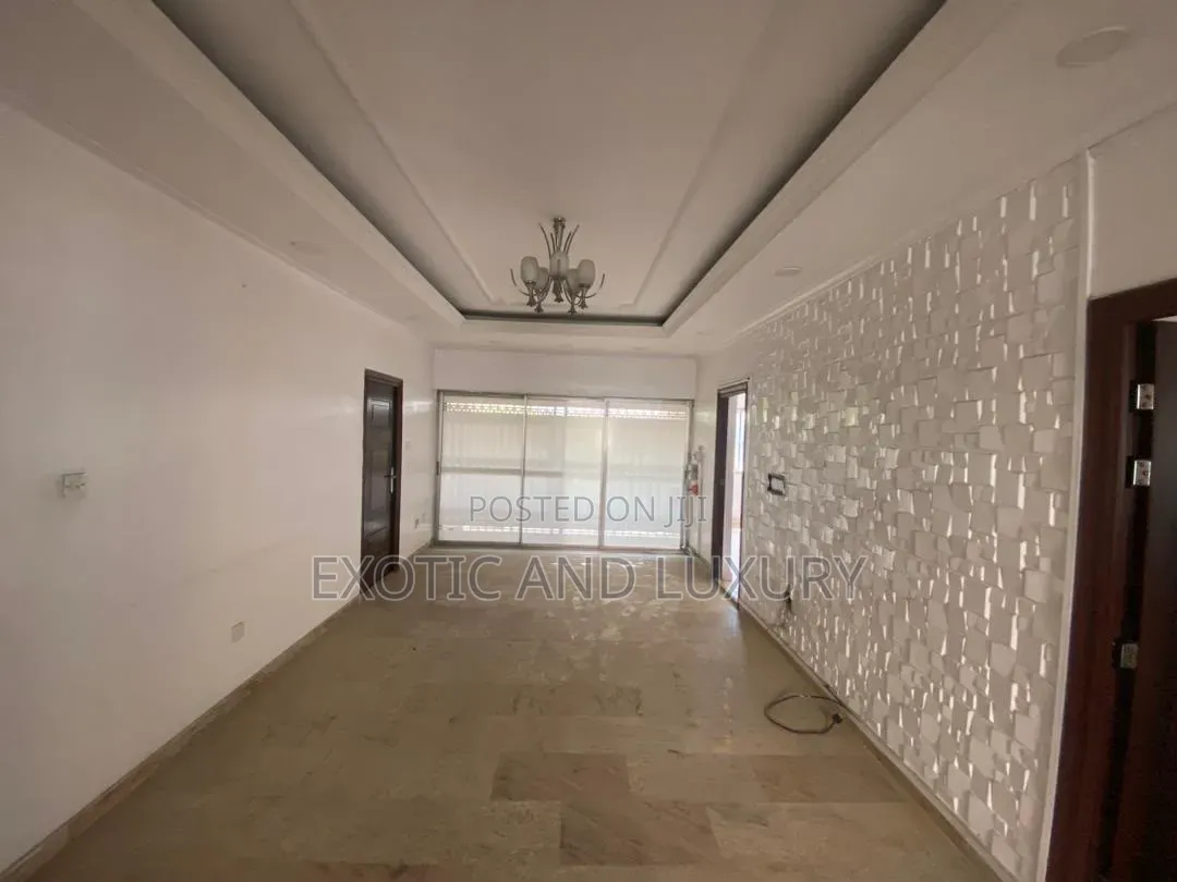 5bdrm Duplex in Lasode Crescent, Victoria Island Extension for sale