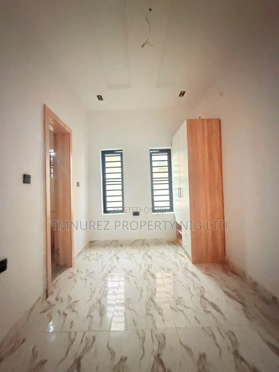 4bdrm Duplex in Ago Palace for sale
