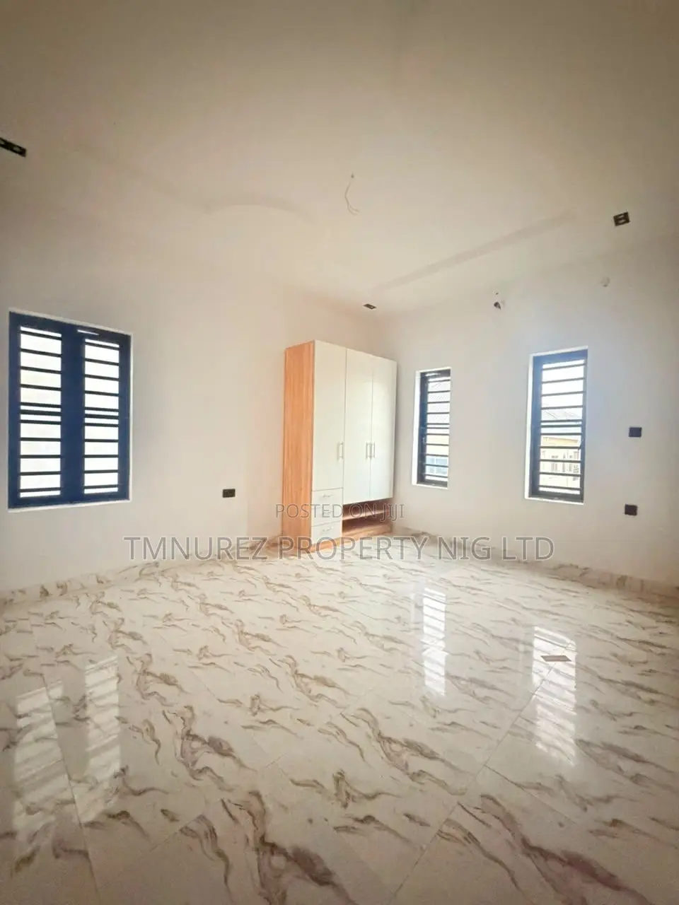 4bdrm Duplex in Ago Palace for sale