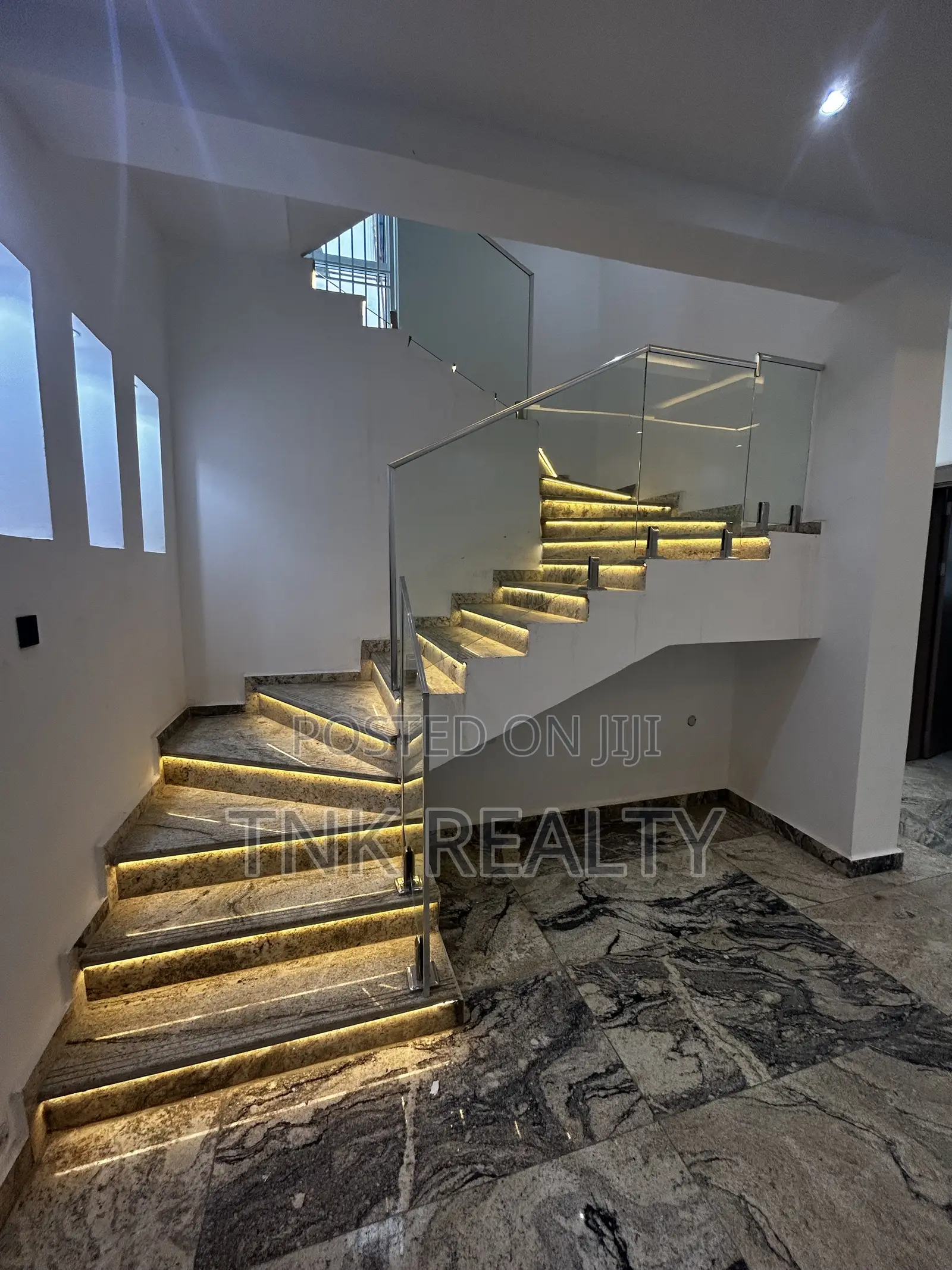 4bdrm Duplex in Jahi for sale