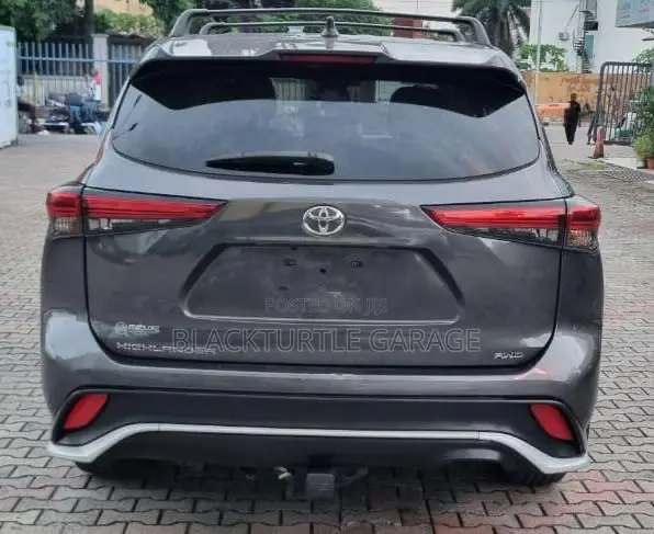 Toyota Highlander 2023 Gray