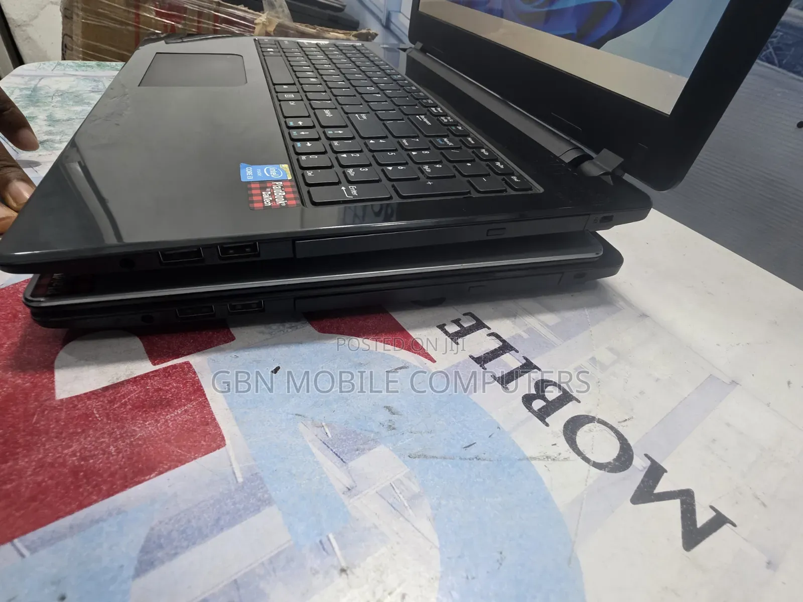 Laptop Toshiba Satellite CL15 8GB Intel Core i3 HDD 320GB