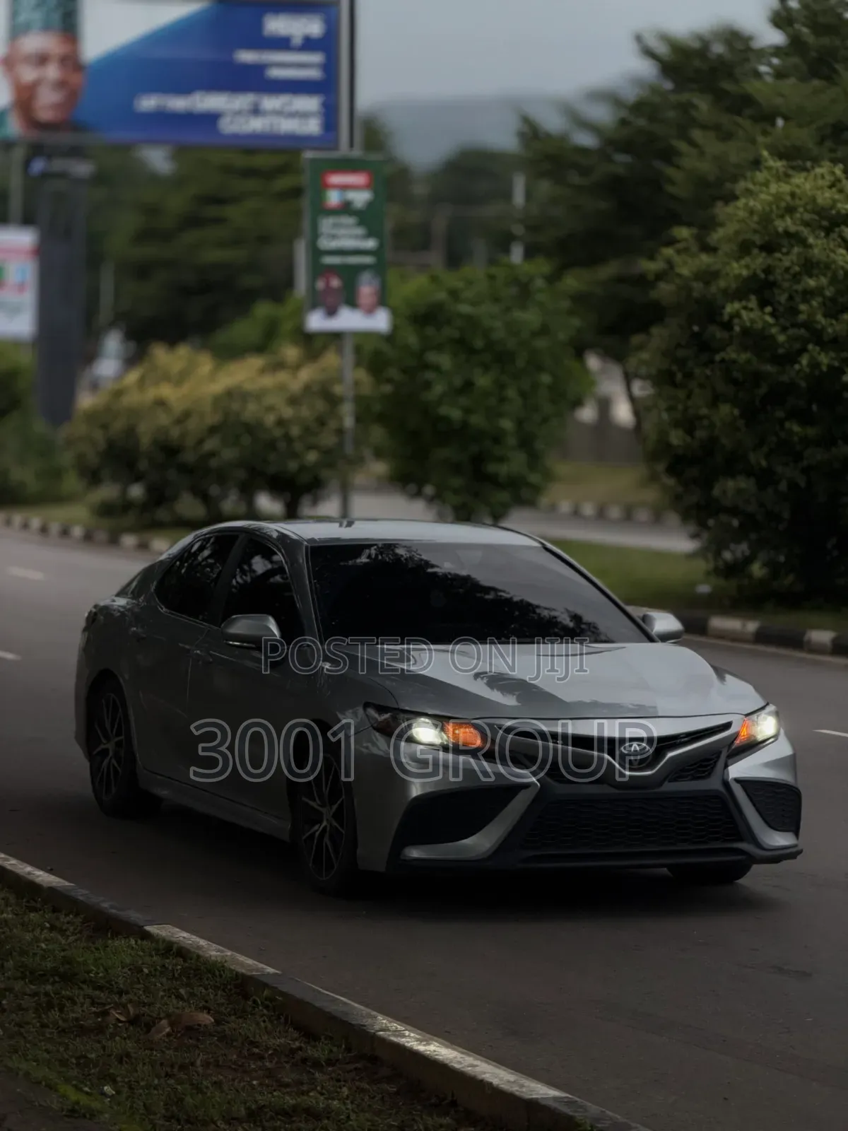 Toyota Camry 2023 Silver