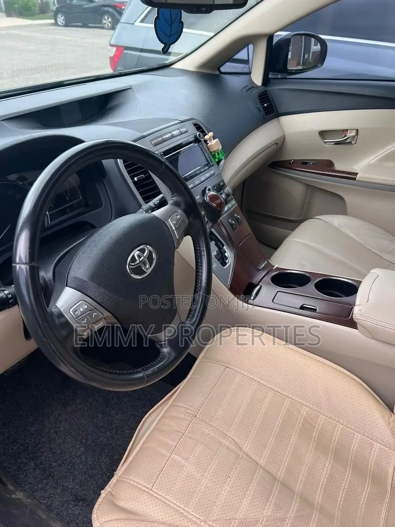Toyota Venza AWD 2011 Ivory