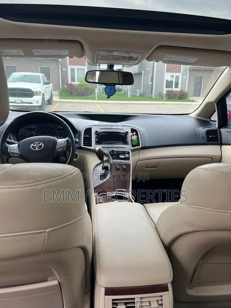 Toyota Venza AWD 2011 Ivory