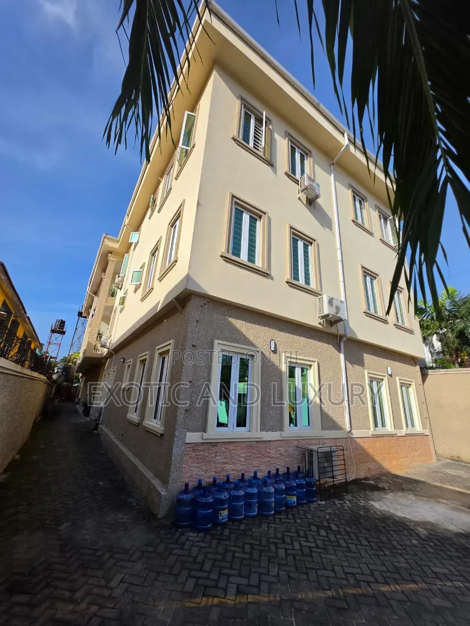 Furnished 3bdrm Duplex in Bourdillon for sale