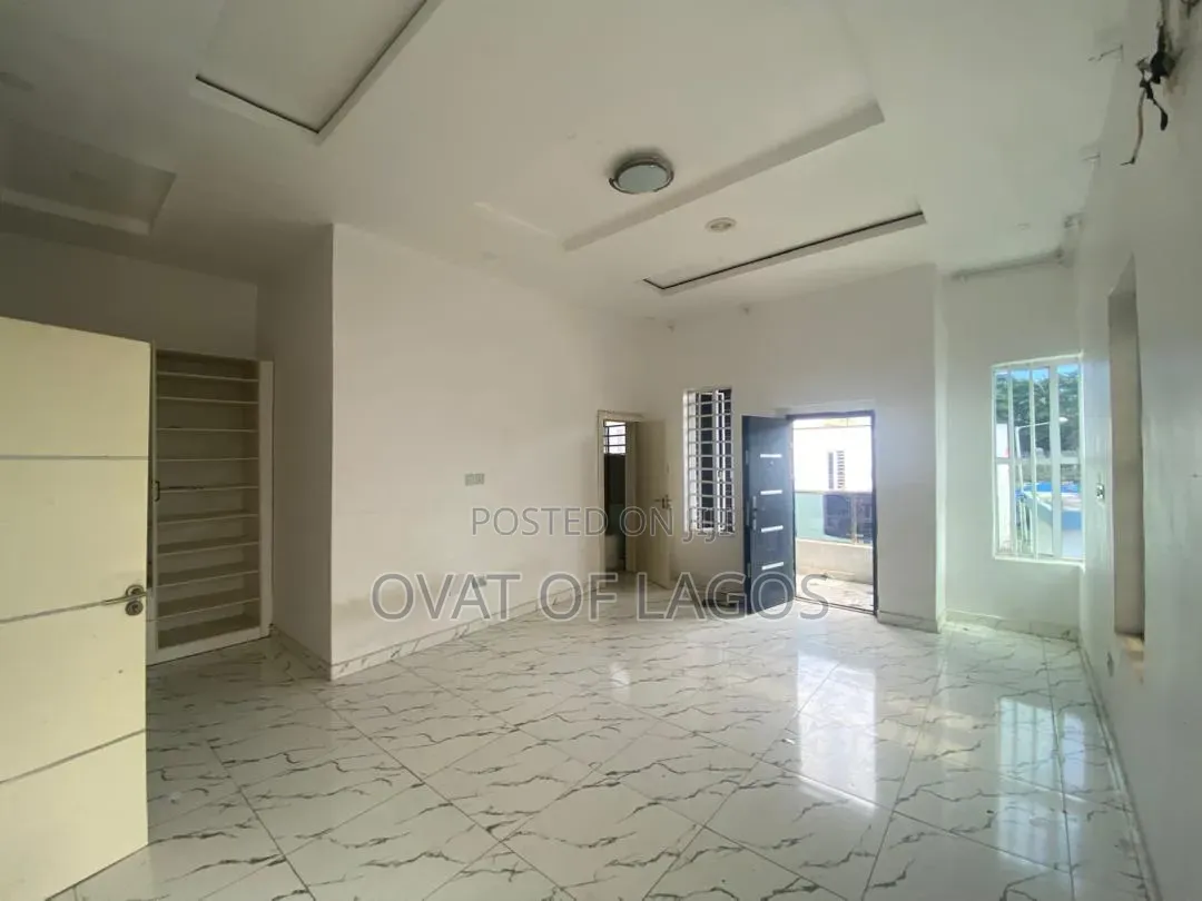 2bdrm Duplex in Chevron for rent