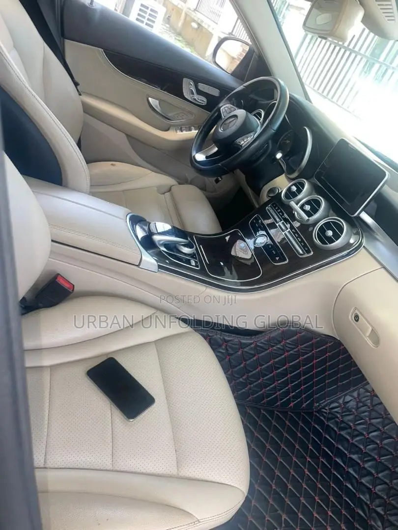 Mercedes-Benz C300 Base AWD 4Matic Sedan (2.0L 4cyl 7A) 2015 Black