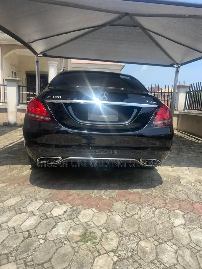 Mercedes-Benz C300 Base AWD 4Matic Sedan (2.0L 4cyl 7A) 2015 Black