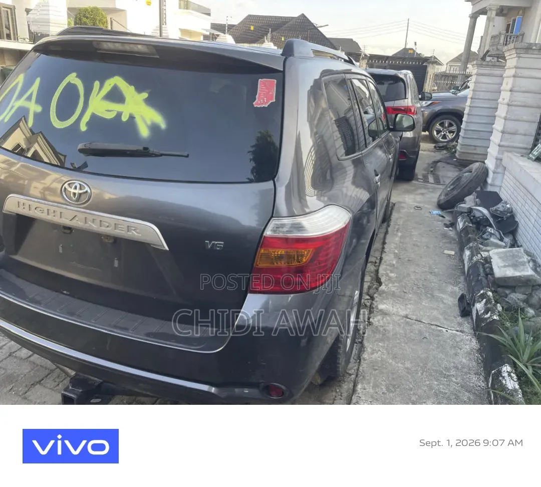 Toyota Highlander 2010 Gray