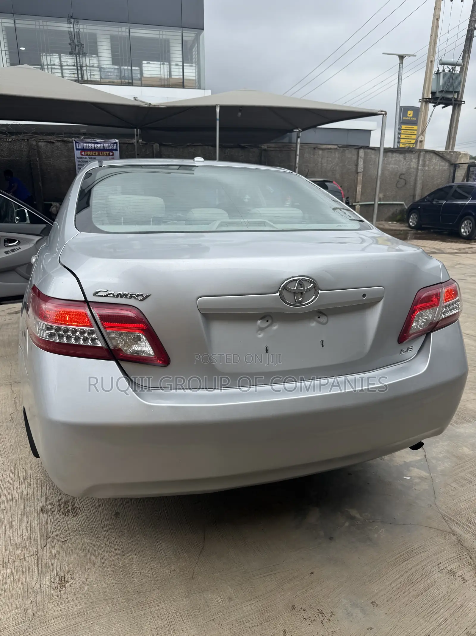 Toyota Camry LE 4dr Sedan (2.5L 4cyl 6AM) 2010 Silver