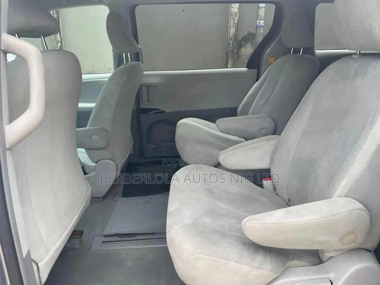 Toyota Sienna 2013 Silver