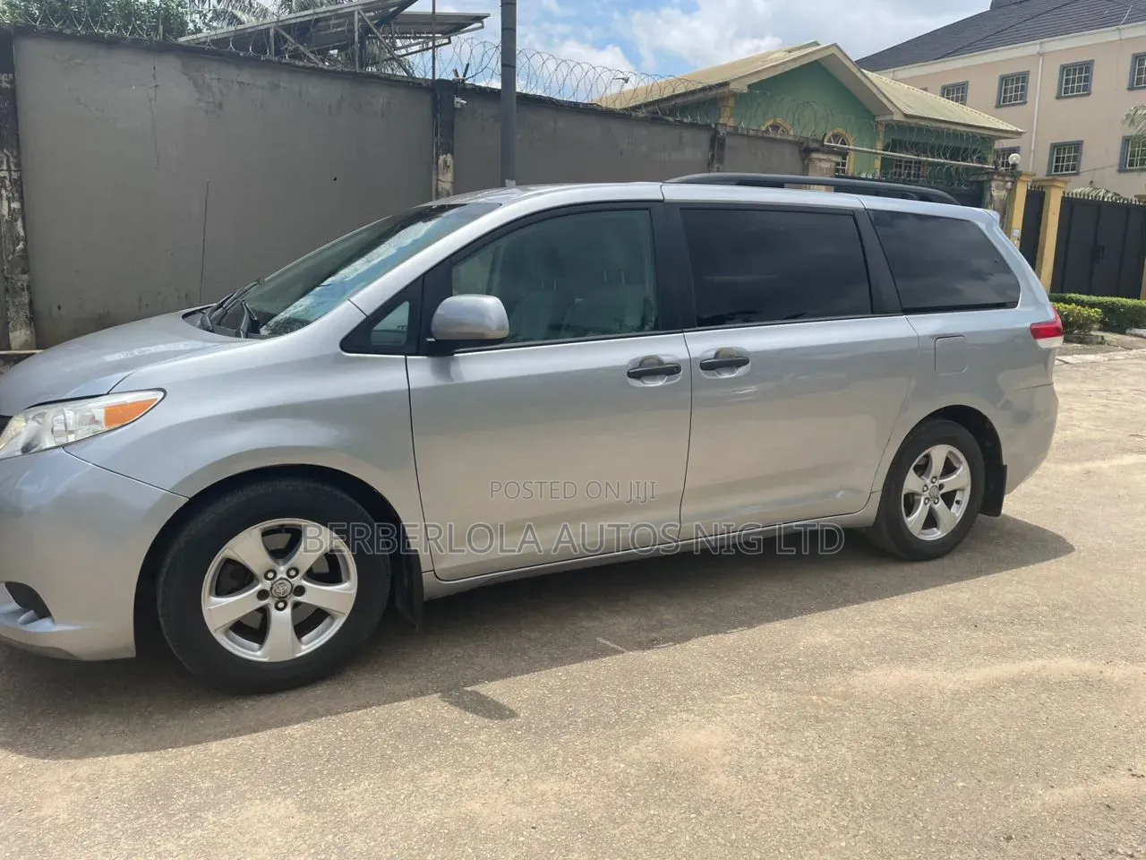 Toyota Sienna 2013 Silver