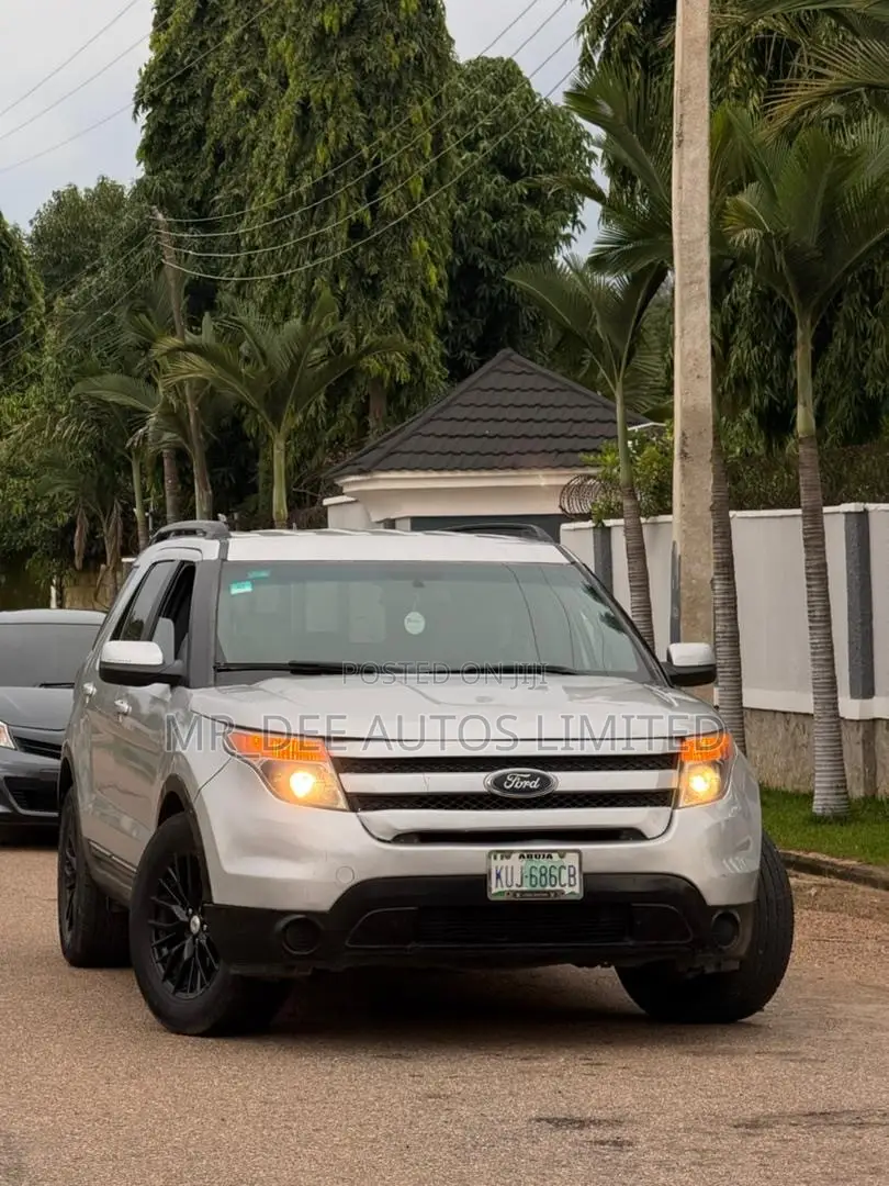 Ford Explorer 2013 Silver