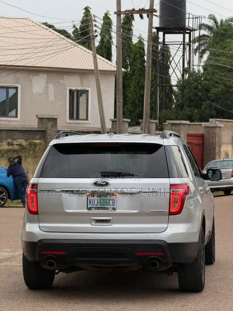Ford Explorer 2013 Silver