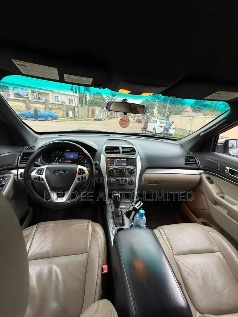 Ford Explorer 2013 Silver