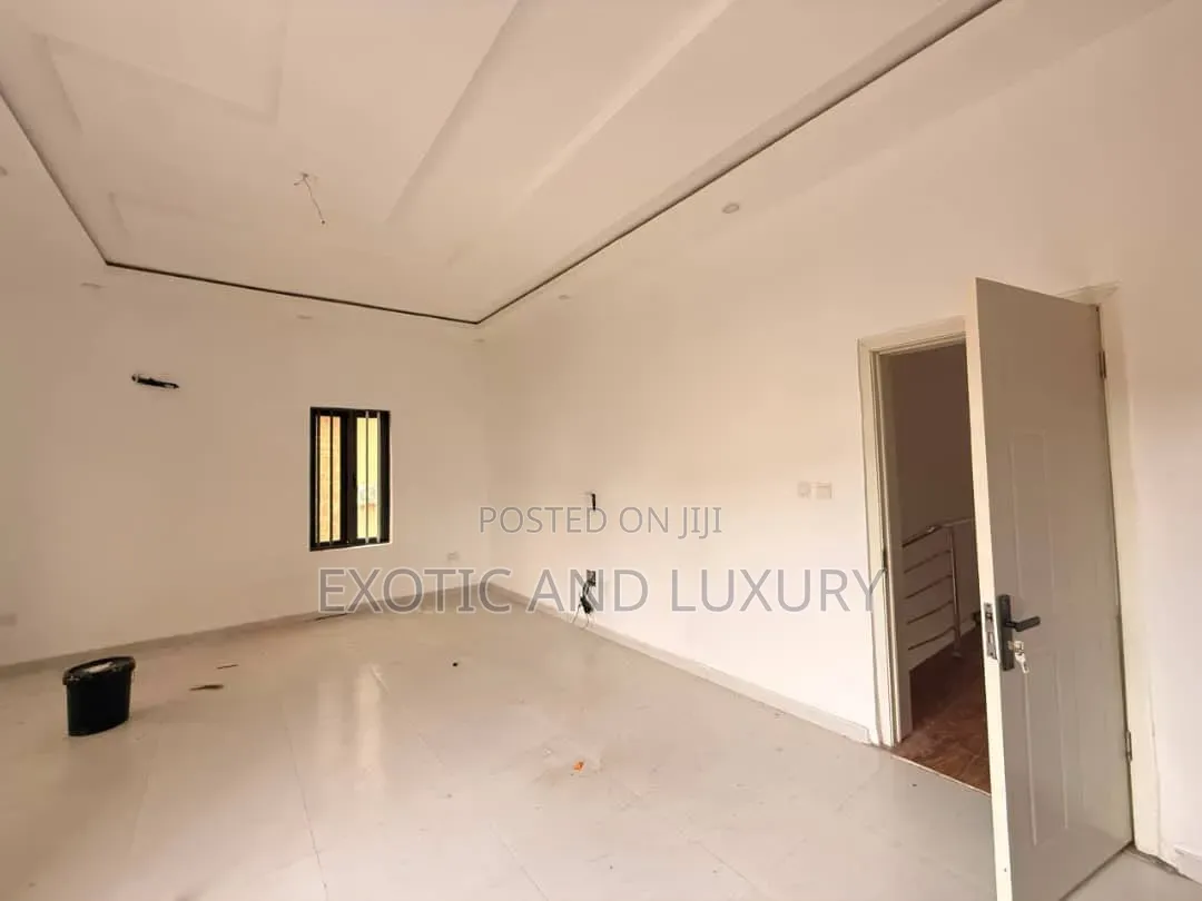 4bdrm Duplex in Silver Spring Estate, VGC / Ajah for sale