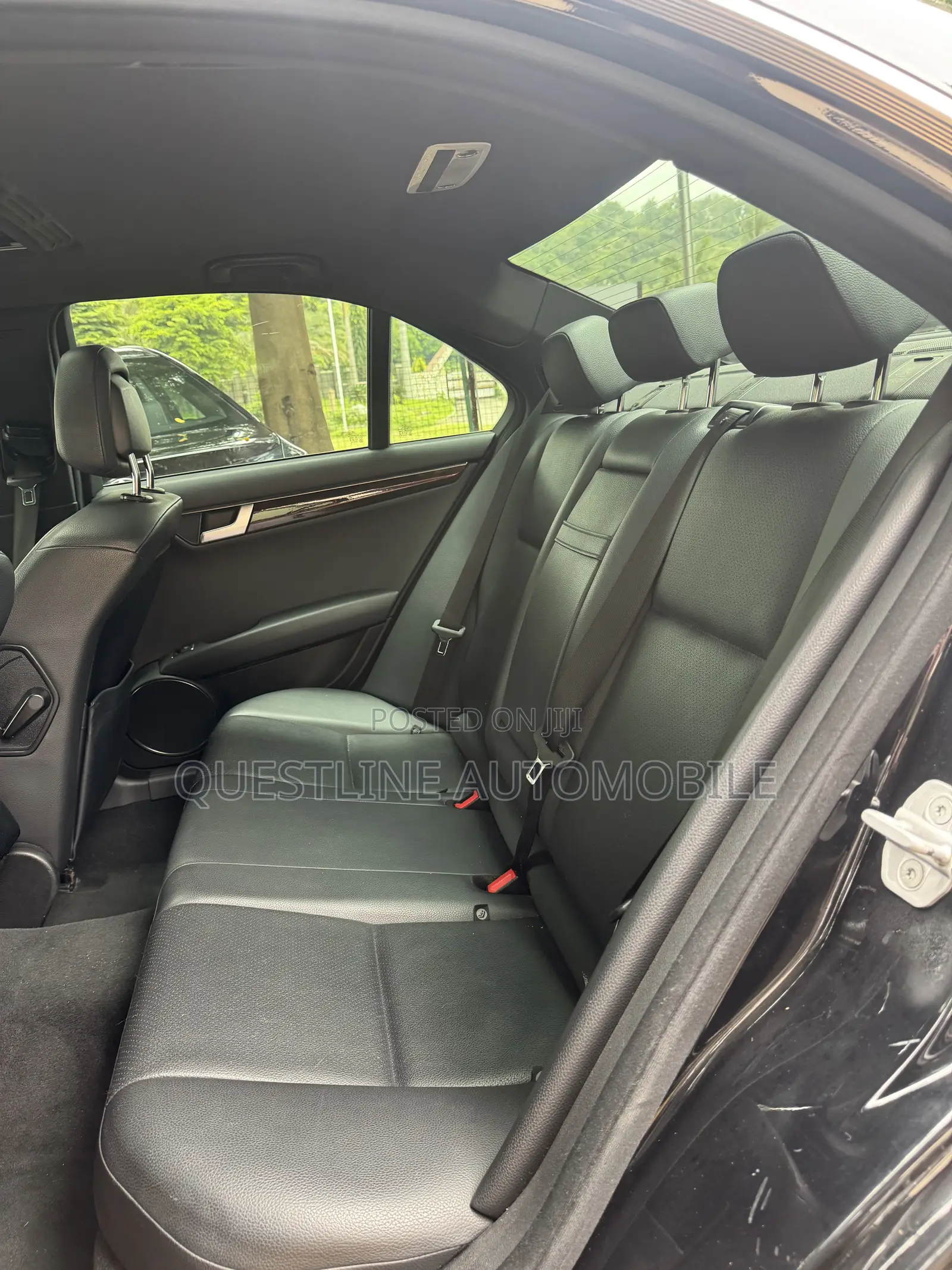 Mercedes-Benz C300 Sport 4Matic Sedan AWD (3.0L 6cyl 7A) 2012 Black