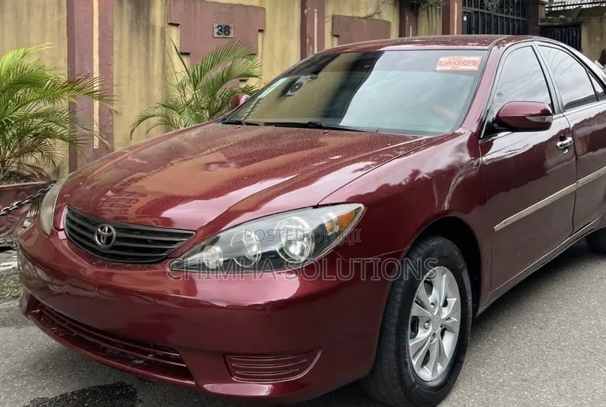 Toyota Camry SE 4dr Sedan (2.4L 4cyl 5A) 2005