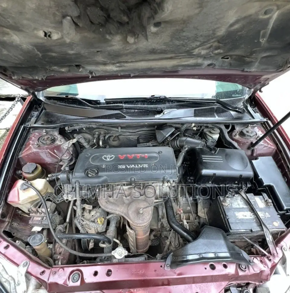 Toyota Camry SE 4dr Sedan (2.4L 4cyl 5A) 2005