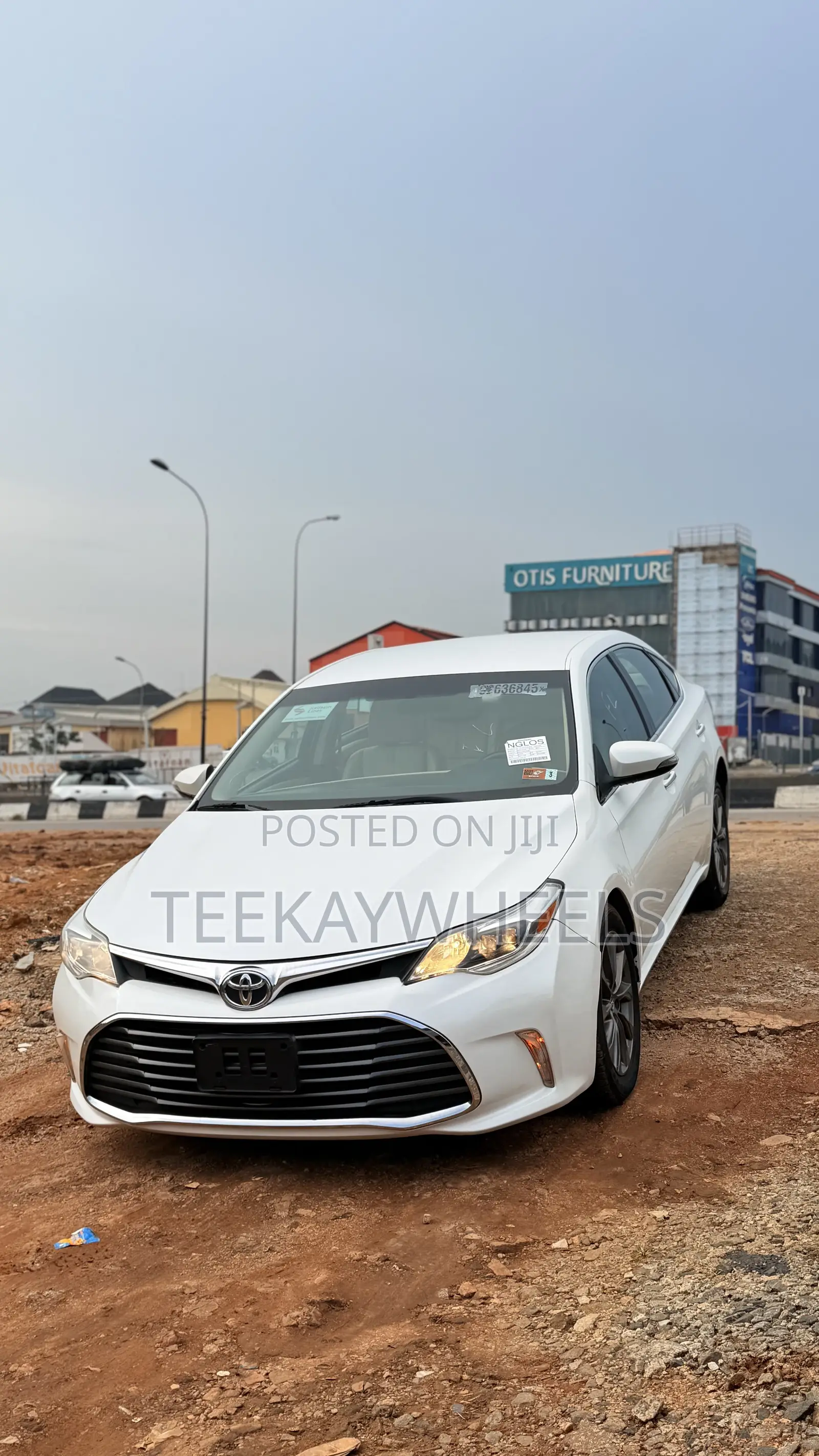 Toyota Avalon Limited FWD Sedan (3.6L 6cyl 6A) 2016 White