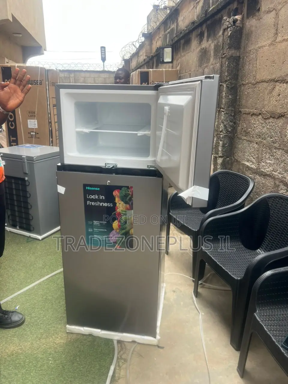 Make Everyday Refrigeration More Convenient With the Hisense 154L REF2