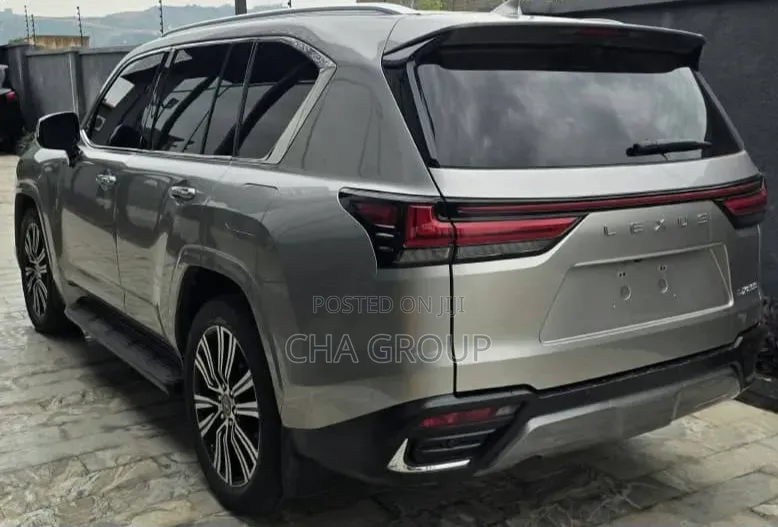 Lexus LX 2023 Gold