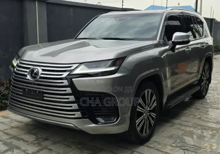 Lexus LX 2023 Gold