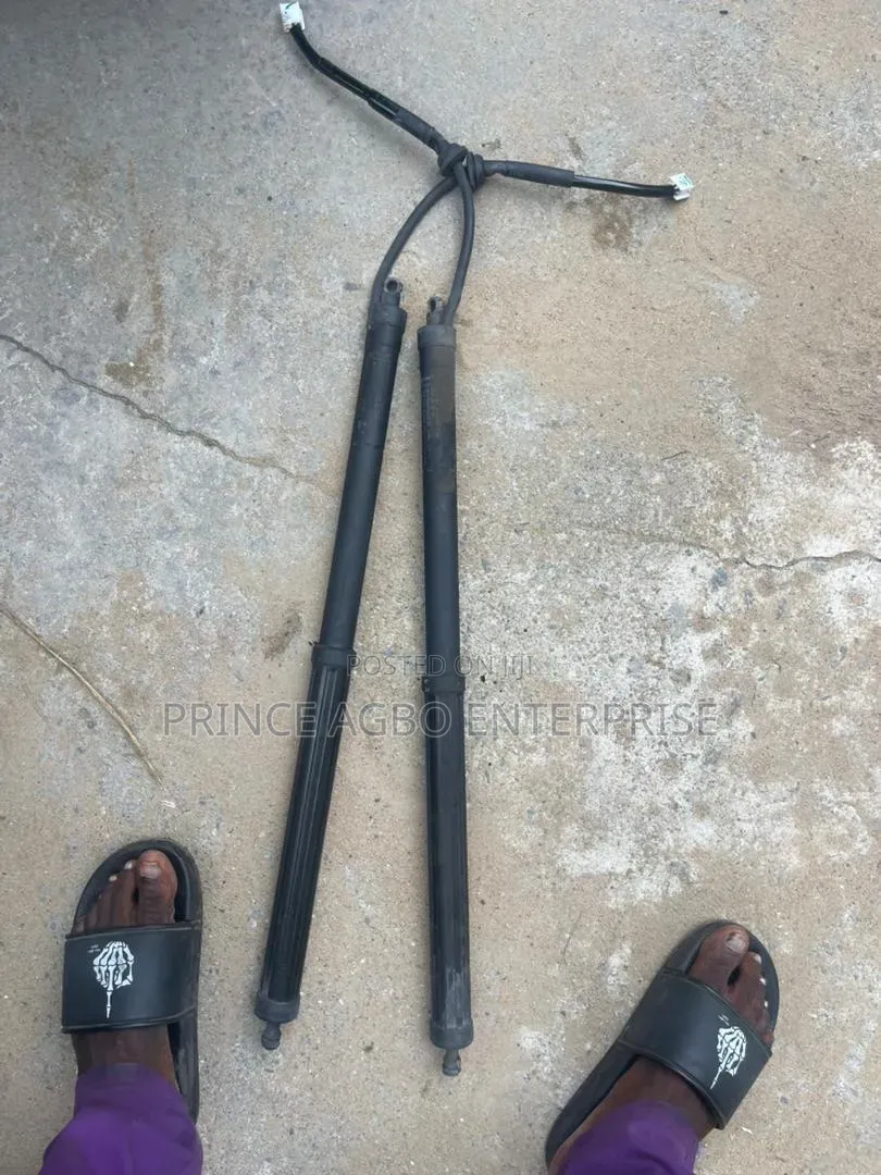 Toyota Boot Shock Highlander 2020