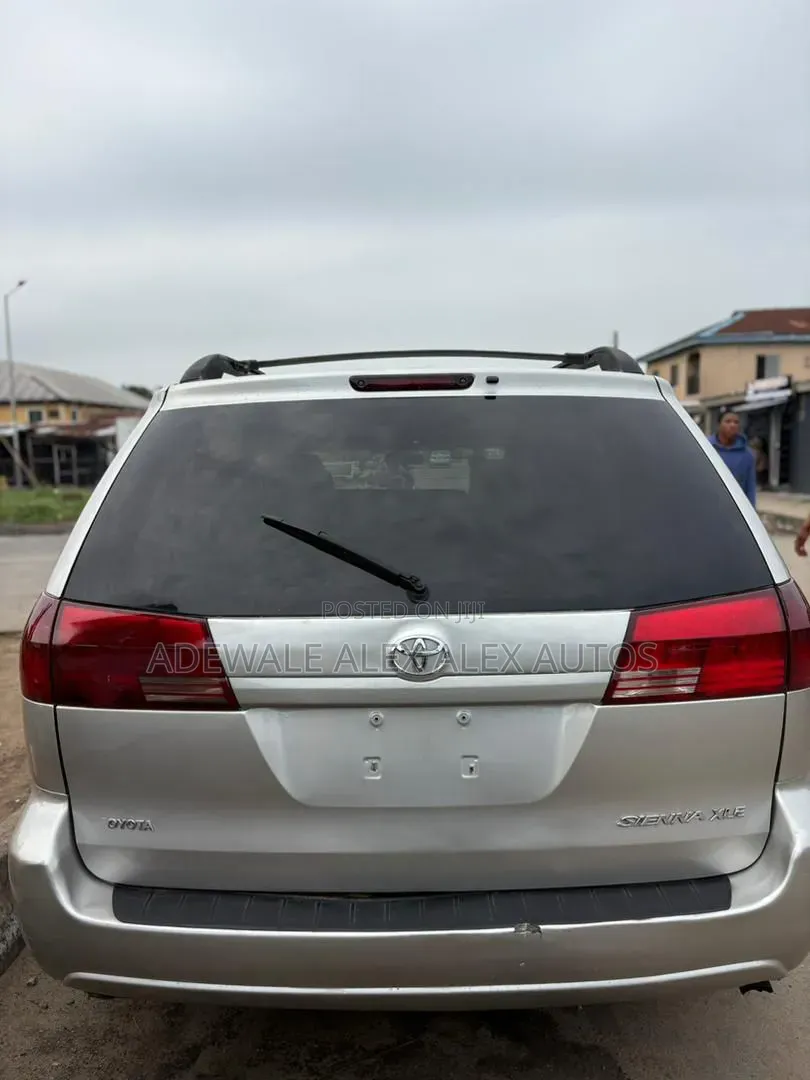 Toyota Sienna 2006 Silver