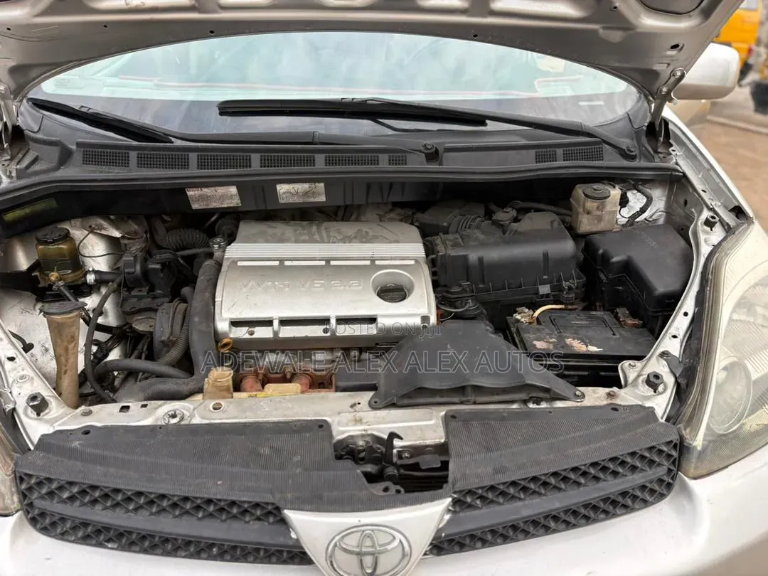 Toyota Sienna 2006 Silver