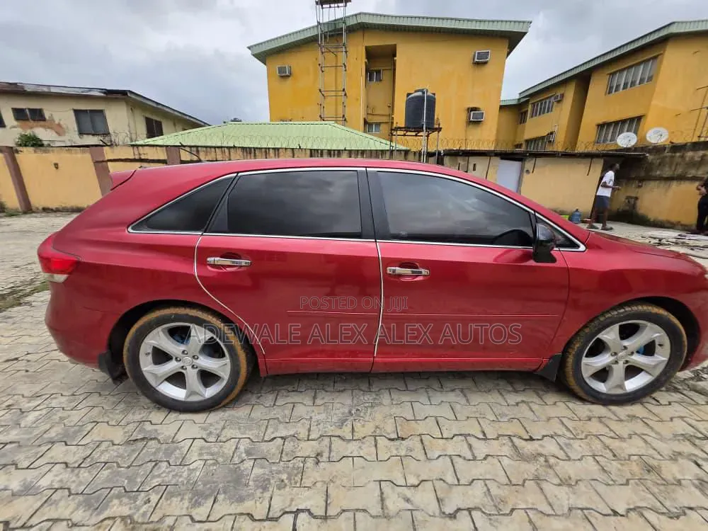 Toyota Venza 2010 Red