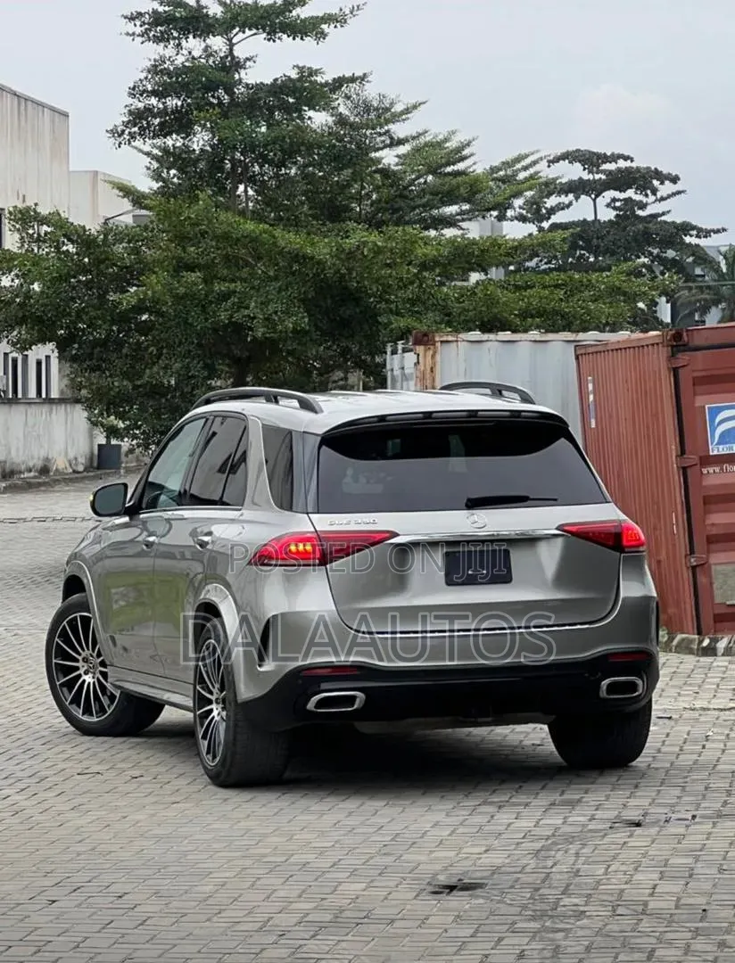 Mercedes-Benz GLE-Class 2021 Beige