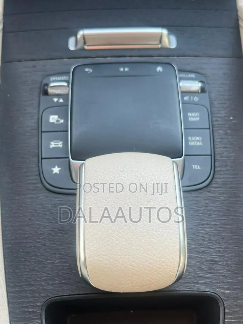 Mercedes-Benz GLE-Class 2021 Beige