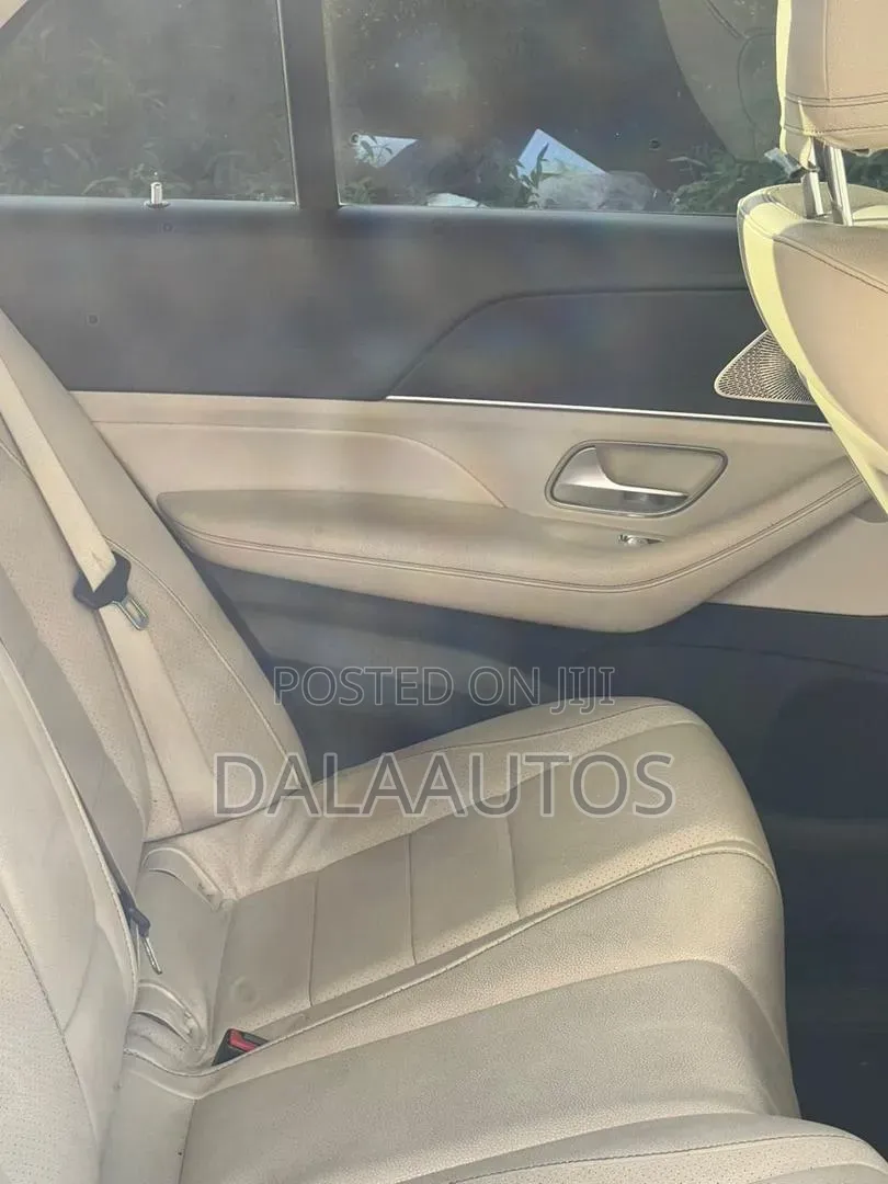 Mercedes-Benz GLE-Class 2021 Beige