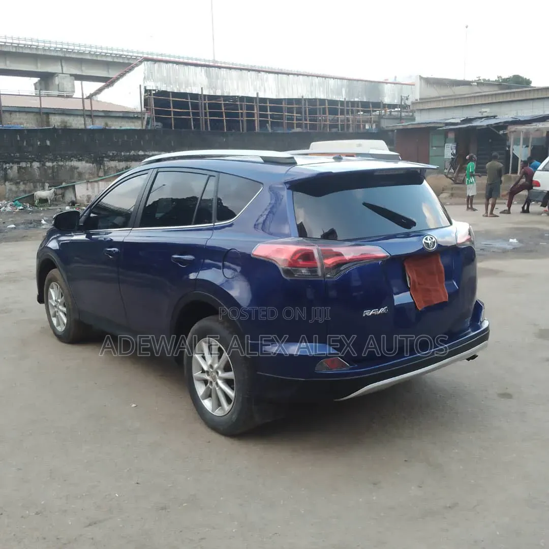 Toyota RAV4 2015 Blue