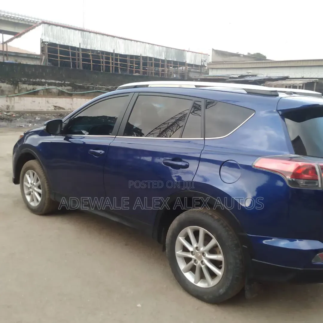 Toyota RAV4 2015 Blue