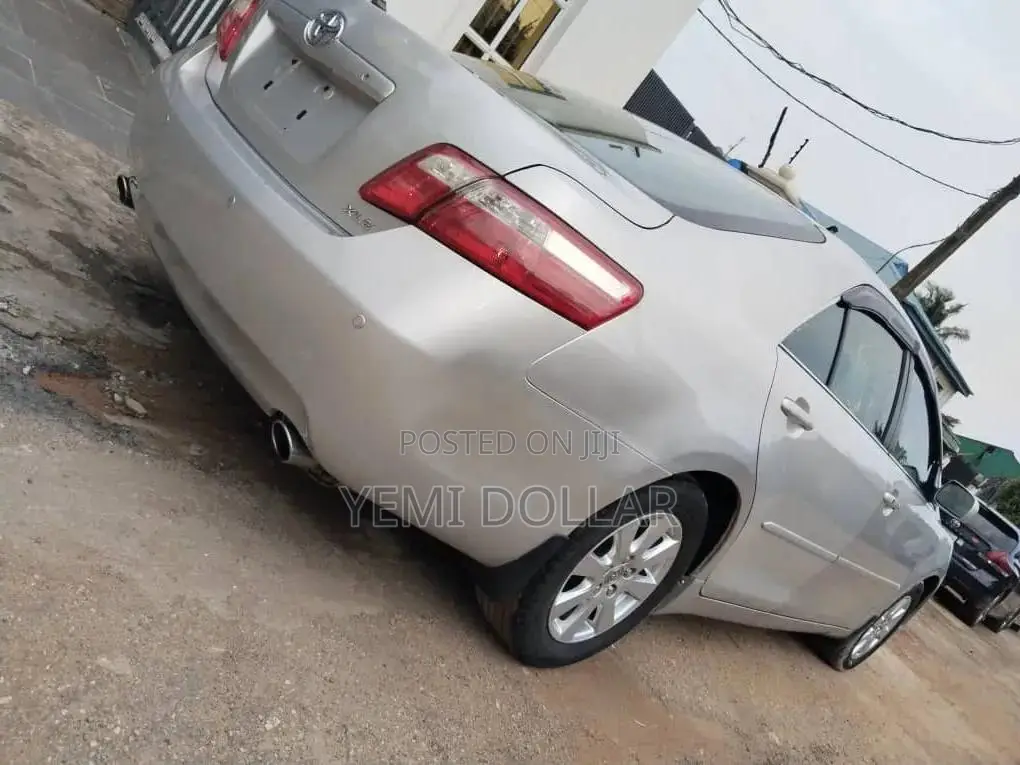Toyota Camry XLE V6 4dr Sedan (3.5L 6cyl 6AM) 2007 Silver