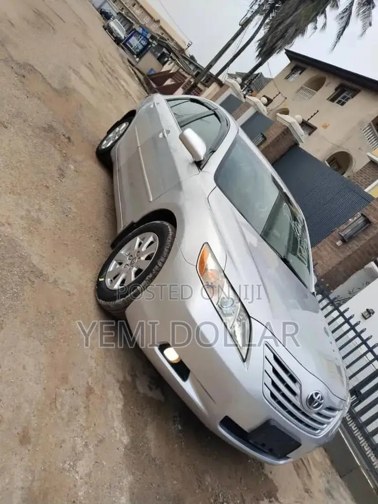 Toyota Camry XLE V6 4dr Sedan (3.5L 6cyl 6AM) 2007 Silver