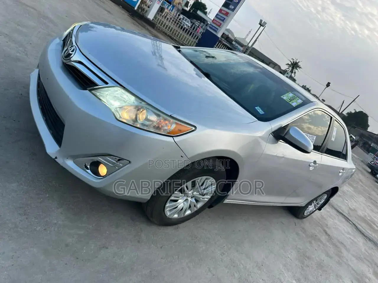 Toyota Camry LE 4dr Sedan (2.5L 4cyl 6A) 2013 Silver