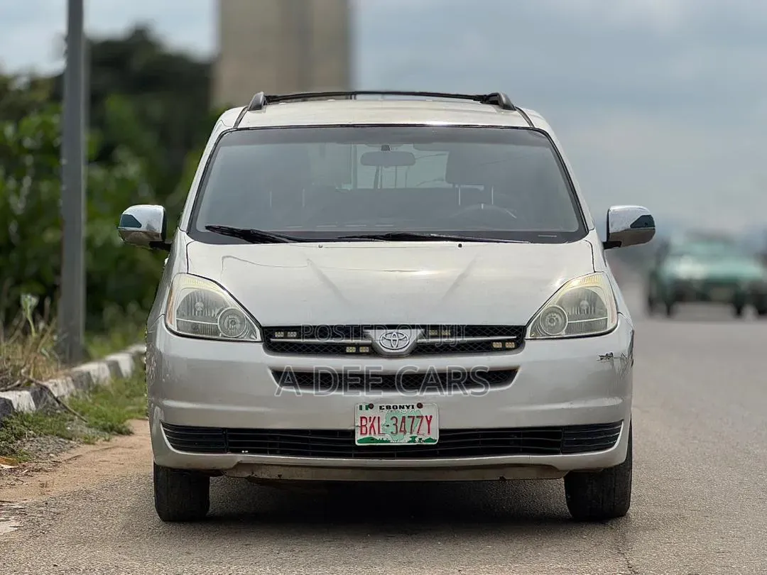 Toyota Sienna 2006 Silver