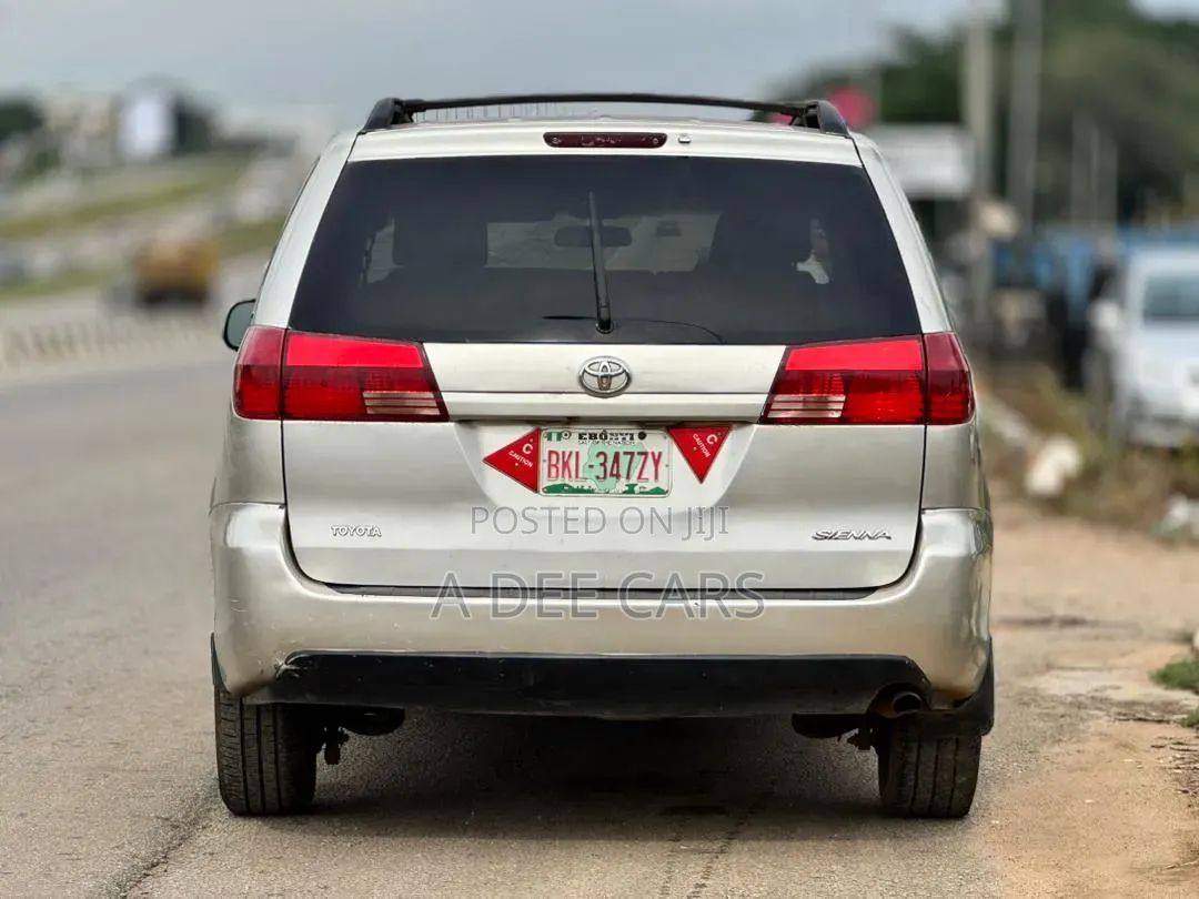 Toyota Sienna 2006 Silver