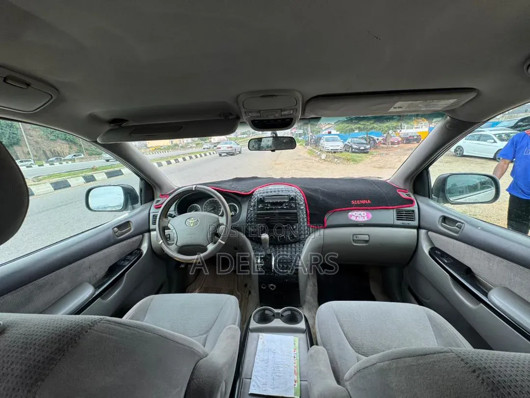 Toyota Sienna 2006 Silver