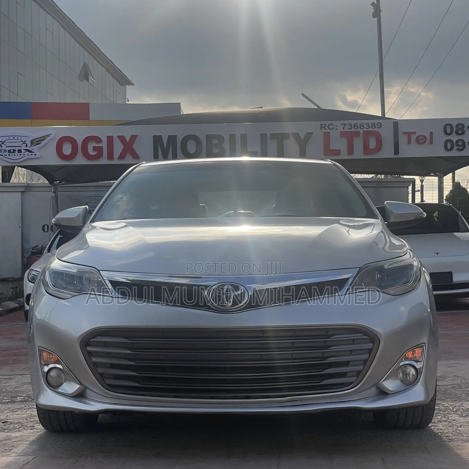 Toyota Avalon Limited Sedan FWD (3.5L 6cyl 6A) 2013 Silver
