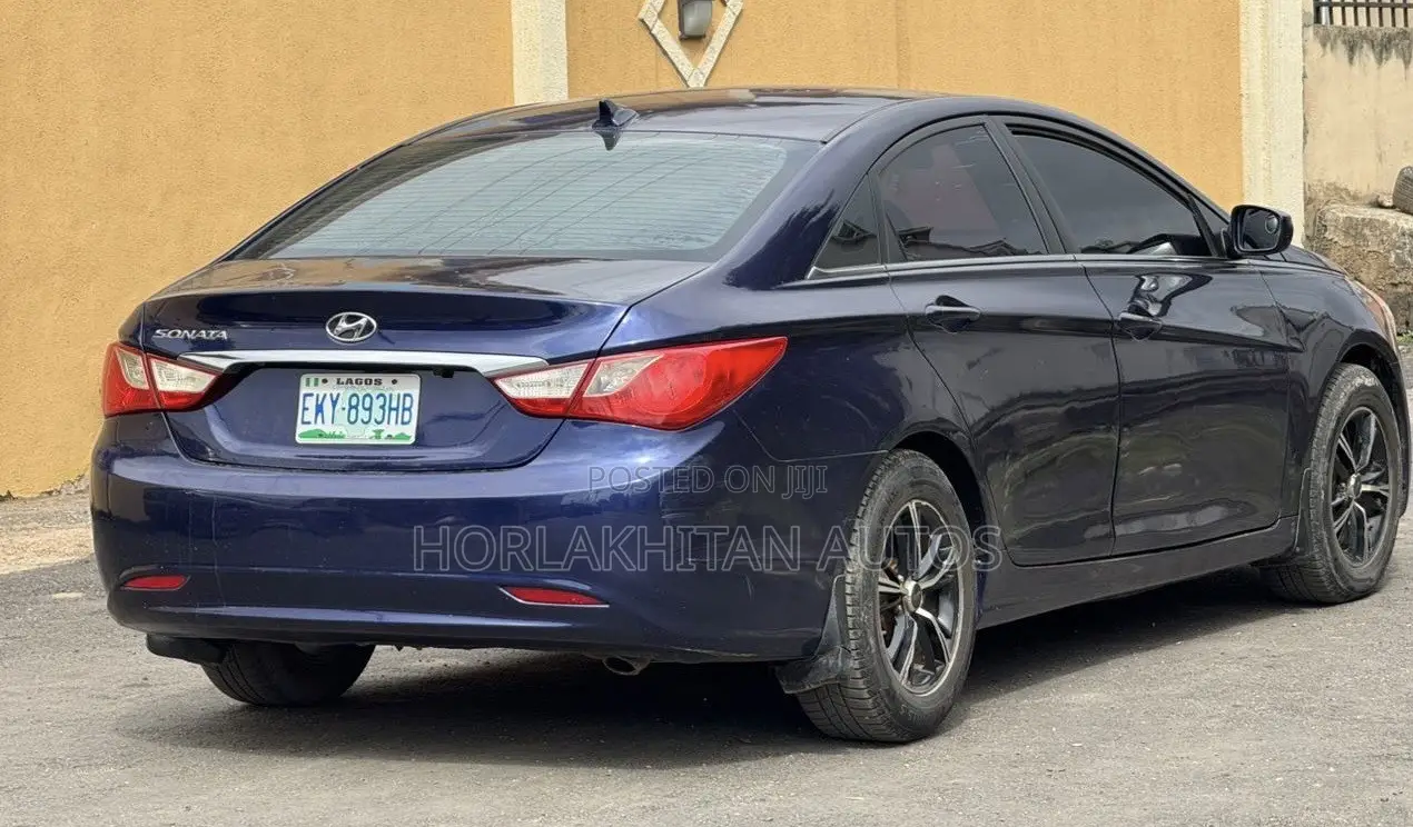 Hyundai Sonata Limited 2.0T Sedan (2.0L 4cyl 6A) 2012 Blue