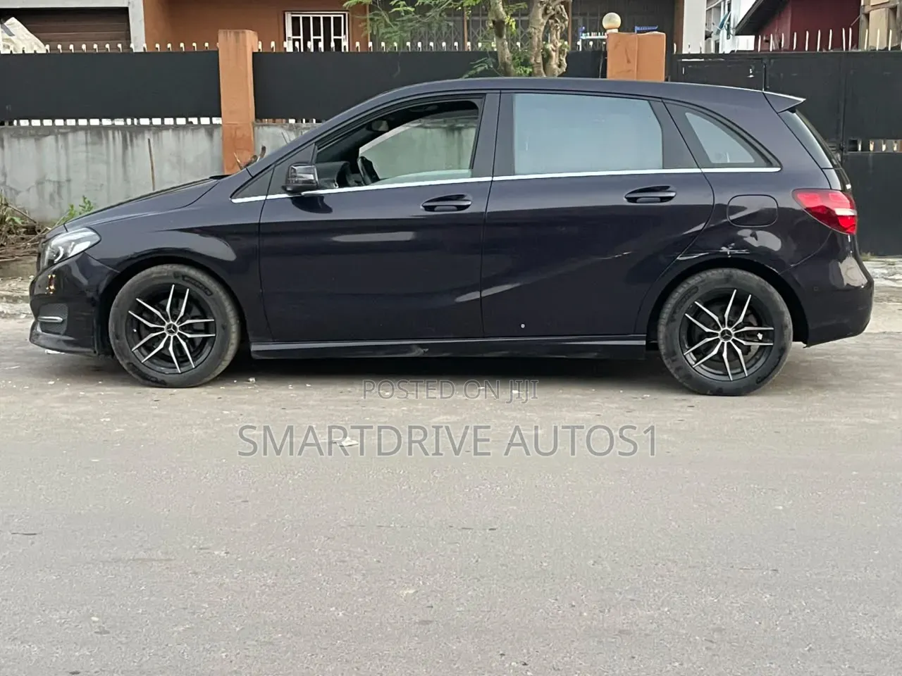 Mercedes-Benz B-Class 2015 Black