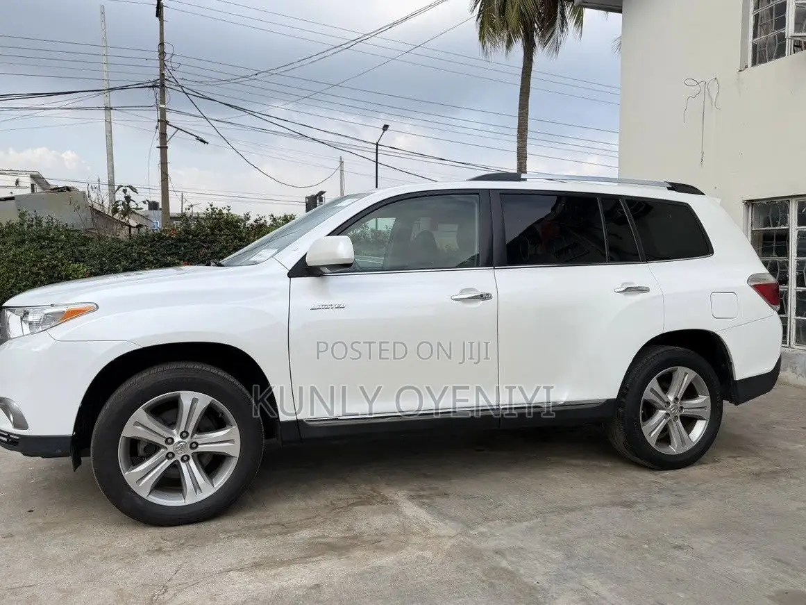 Toyota Highlander Limited 3.5l 4WD 2013 White