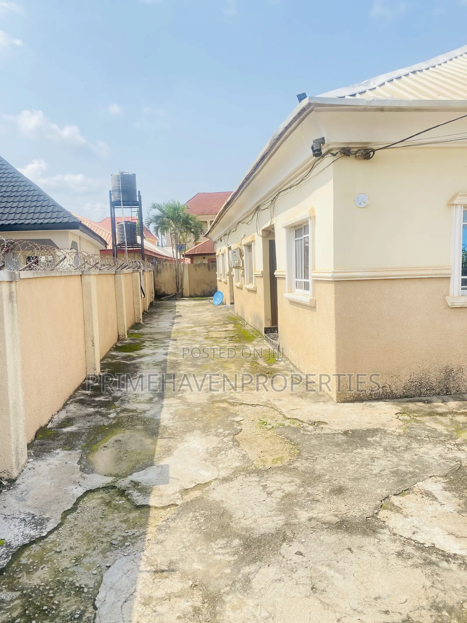 5bdrm Block of Flats in Kubwa for sale