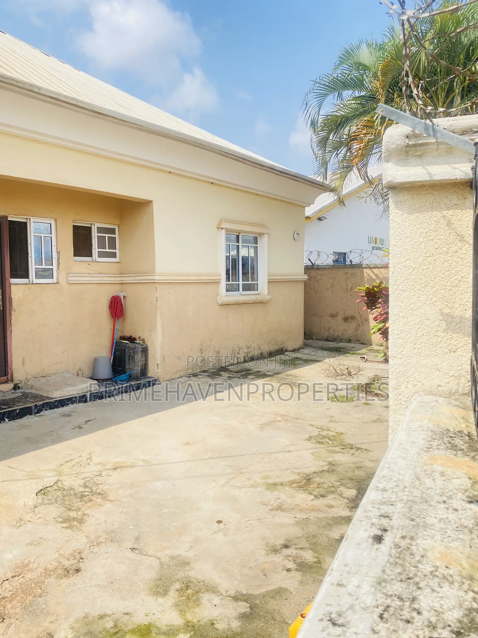 5bdrm Block of Flats in Kubwa for sale