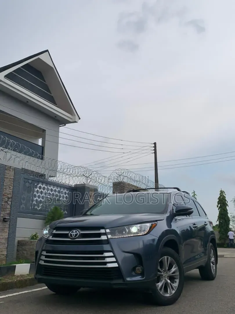 Toyota Highlander XLE 4x4 V6 (3.5L 6cyl 8A) 2017 Blue